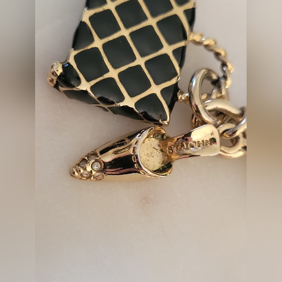 ST. JOHN LOT- Earrings, Brooch & Key Chain! - Picture 5 of 13